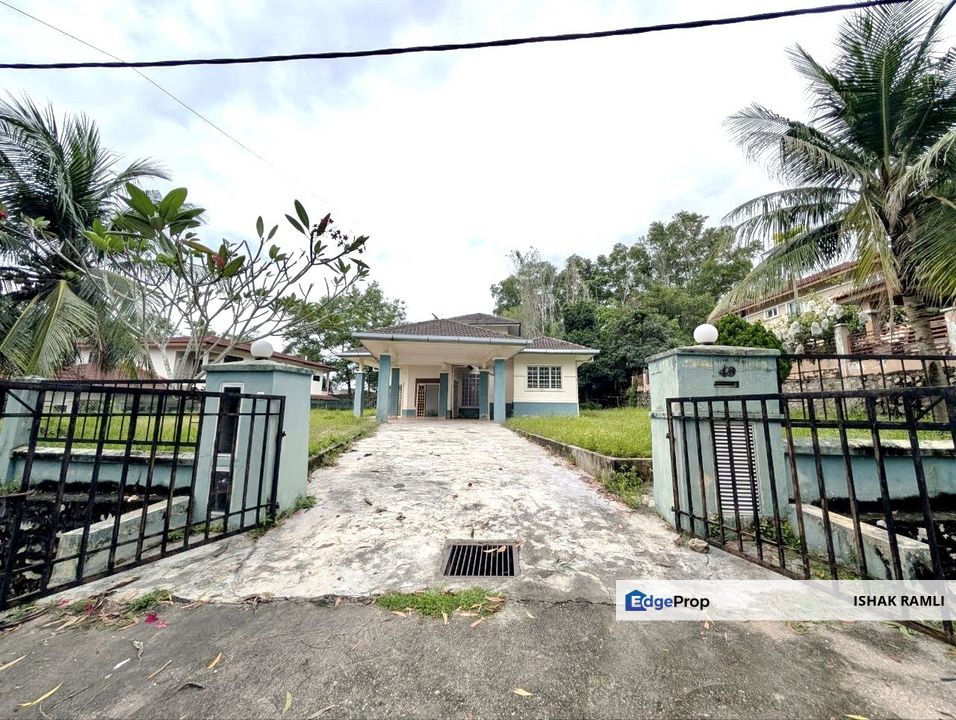 Lorong Mahkota Impian, Bandar Puncak Alam 1.5 Storey Bungalow House For Sale Huge Land Area, Selangor, Bandar Puncak Alam