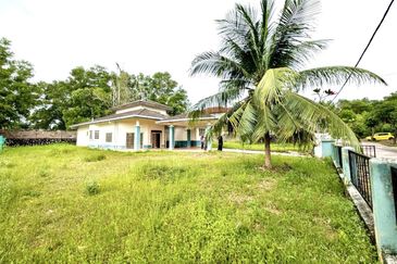 Lorong Mahkota Impian 2/36