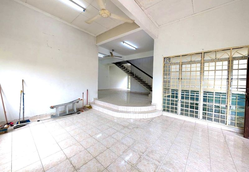 Lorong Mahkota Impian 2/36