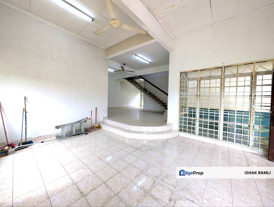 Lorong Mahkota Impian, Bandar Puncak Alam 1.5 Storey Bungalow House For Sale Huge Land Area, Selangor, Bandar Puncak Alam