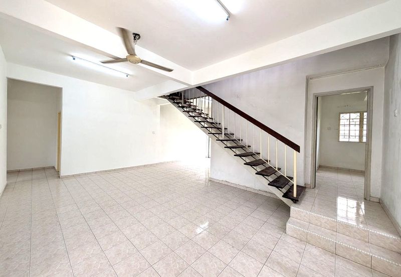 Lorong Mahkota Impian 2/36