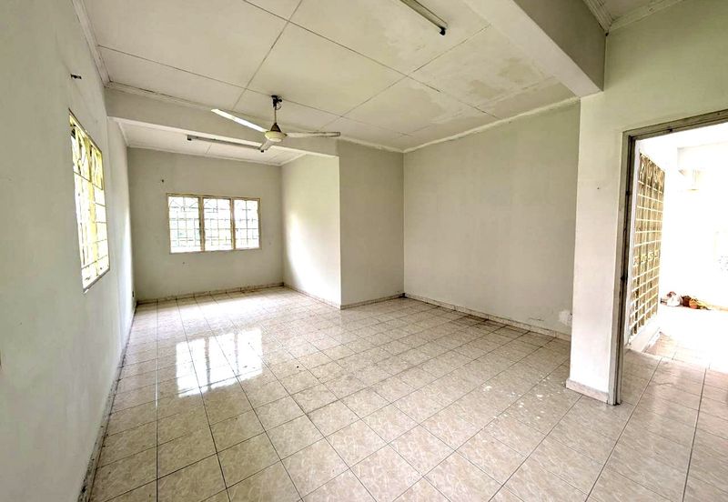 Lorong Mahkota Impian 2/36