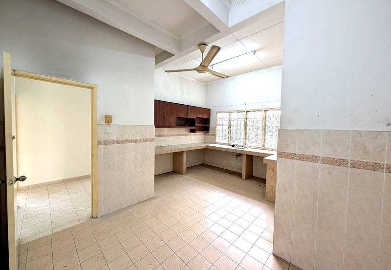 Lorong Mahkota Impian 2/36