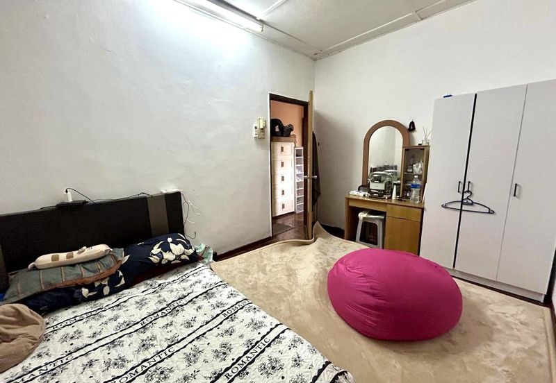 Jalan Semarak, Bukit Beruntung