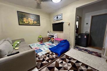 Jalan Semarak, Bukit Beruntung