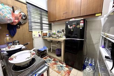 Jalan Semarak, Bukit Beruntung