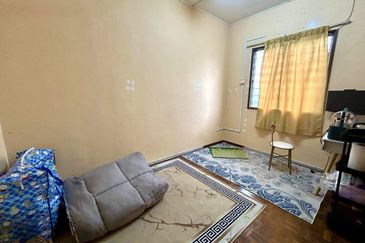 Jalan Semarak, Bukit Beruntung