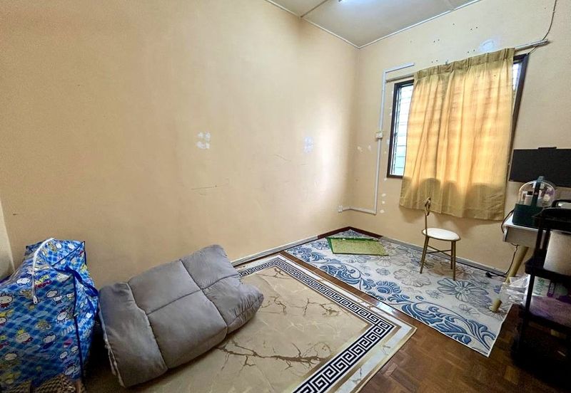 Jalan Semarak, Bukit Beruntung