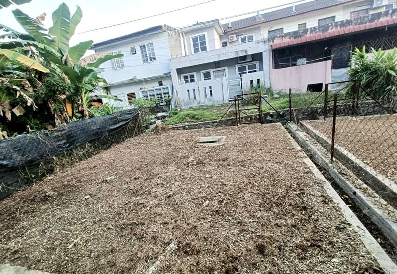 Jalan Semarak, Bukit Beruntung