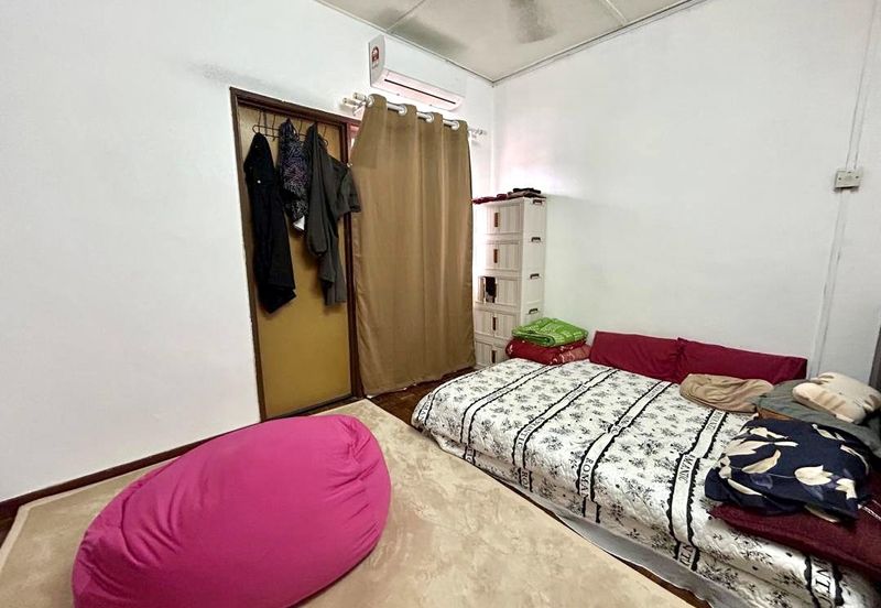 Jalan Semarak, Bukit Beruntung