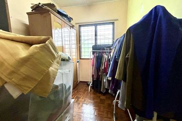 Jalan Semarak, Bukit Beruntung