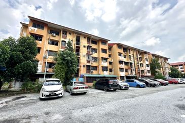 Flat PKNS Seksyen 8