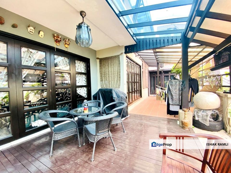 Subang Bestari, Seksyen U5, Shah Alam Double Storey Semi-D House For sale Renovated and Extended Kitchen Area, Selangor, Shah Alam