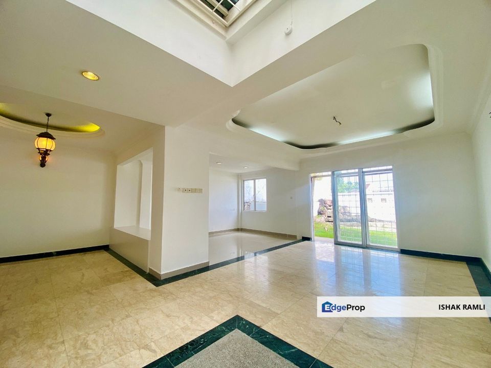 Wangsa Ukay, Ampang Double Storey Superlink House freehold and below market, Selangor, Ampang