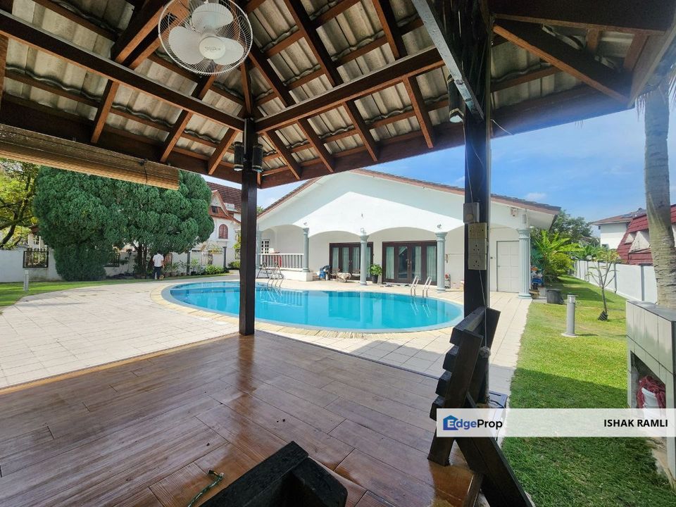 Single Storey Bungalow House Seksyen 3, Shah Alam with Swimming pool, Selangor, Shah Alam