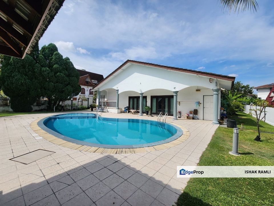 Single Storey Bungalow House Seksyen 3, Shah Alam with Swimming pool, Selangor, Shah Alam