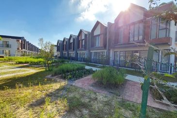 2 Sty link house @ Ilham Residence, Elmina East, Shah Alam for sale