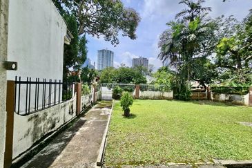 Bangsar, Lucky Garden , 2 sty Semi Detached for Sale 