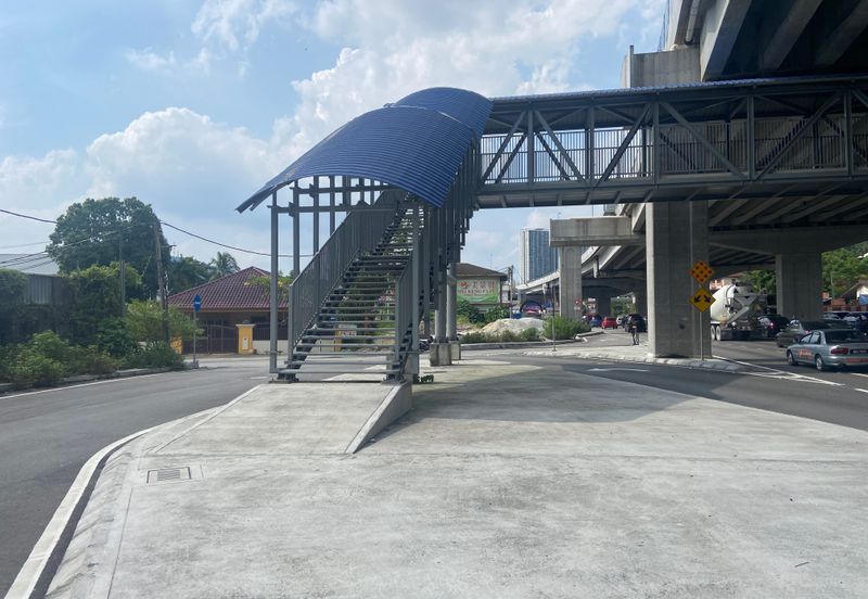 Jalan Awan / MRR2 / Ampang - Commercial Bungalow at Corner Unit, Facing MRR2, 