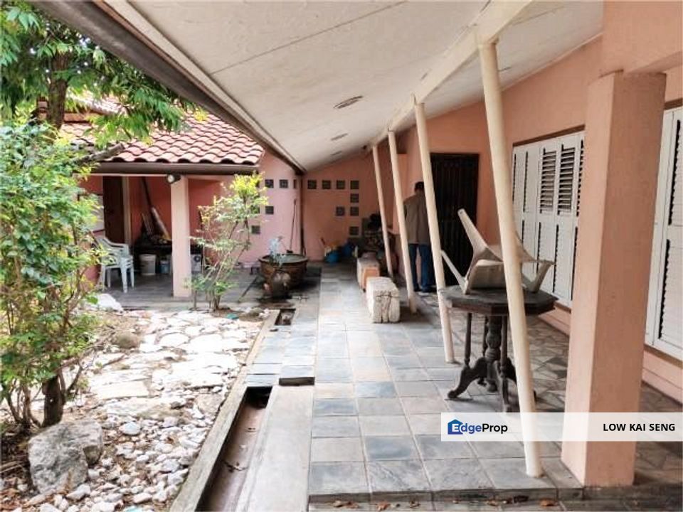 SS 1 Kg Tunku 1.5 Sty Bungalow for Sale, Selangor, Petaling Jaya