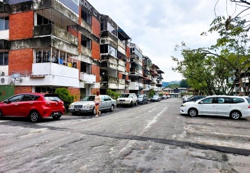 Seapark Apartment Unit for Sale