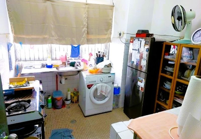 Seapark Apartment Unit for Sale