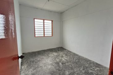Flat Taman Plentong Utama