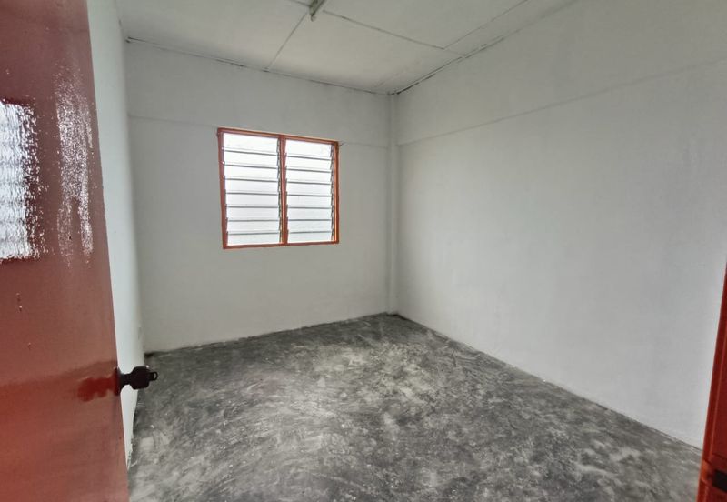 Flat Taman Plentong Utama
