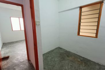 Flat Taman Plentong Utama