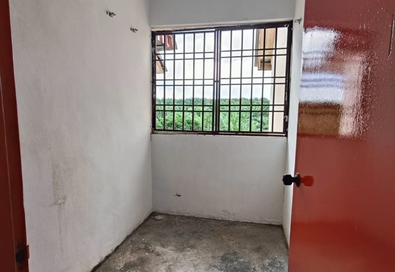 Flat Taman Plentong Utama