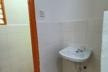 Flat Taman Plentong Utama