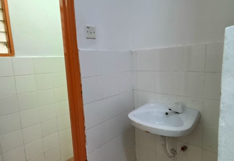 Flat Taman Plentong Utama