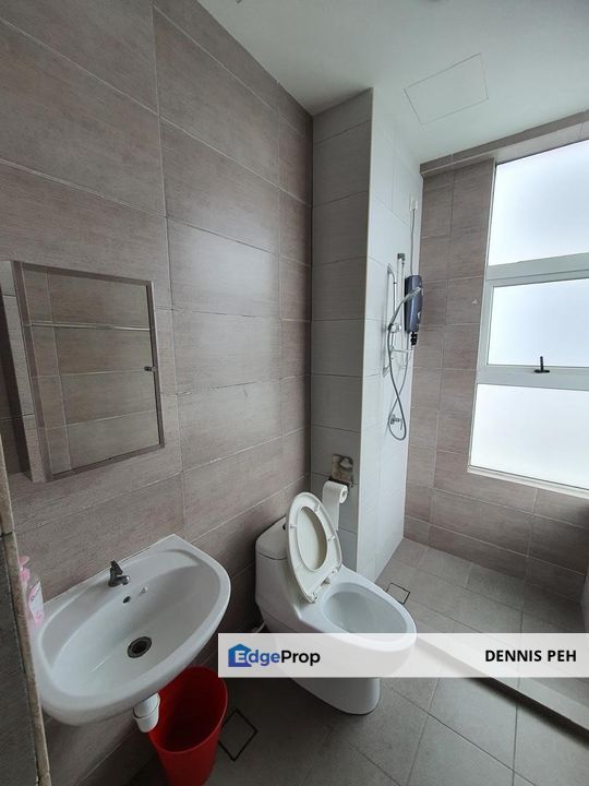 D'Carlton Residence @Megah Ria 2rooms High Floor For Sale (Seaview & Corner Unit), Johor, Masai