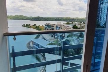 Pinetree, Puteri Harbour