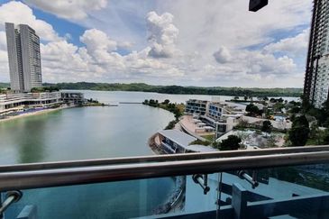 Pinetree, Puteri Harbour