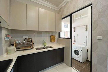 Baypoint @ Country Garden Danga Bay