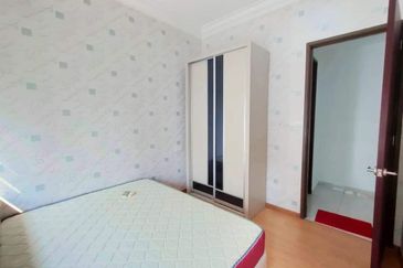 Baypoint @ Country Garden Danga Bay