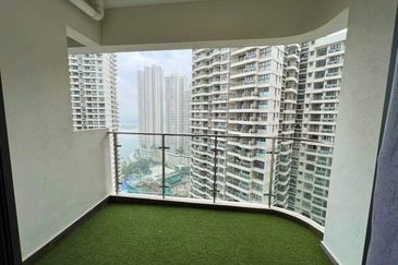 Baypoint @ Country Garden Danga Bay