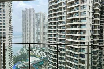 Baypoint @ Country Garden Danga Bay