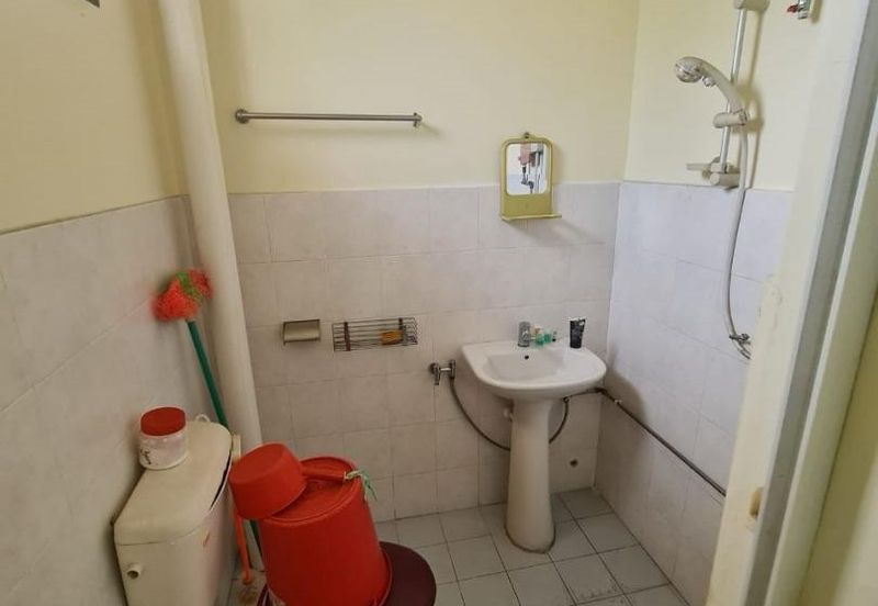 Pulai Utama Shop Apartment