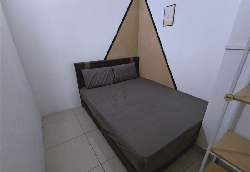 SKS Habitat Apartment, Larkin