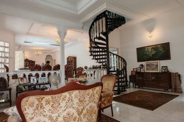 Stulang Laut / Darat