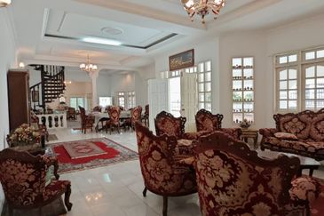 Stulang Laut / Darat