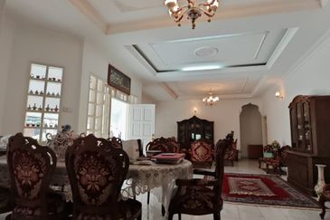 Stulang Laut / Darat