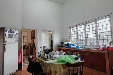 Stulang Laut / Darat