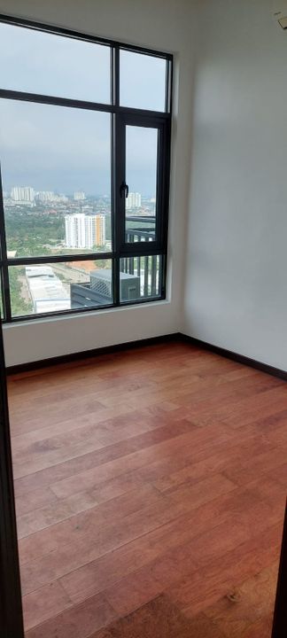 Molek Regency 2rooms High Floor For Sale (2 Carpark & Golf View), Johor, Johor Bahru