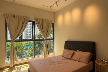 Baypoint @ Country Garden Danga Bay