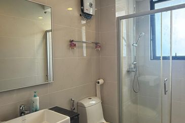 Baypoint @ Country Garden Danga Bay