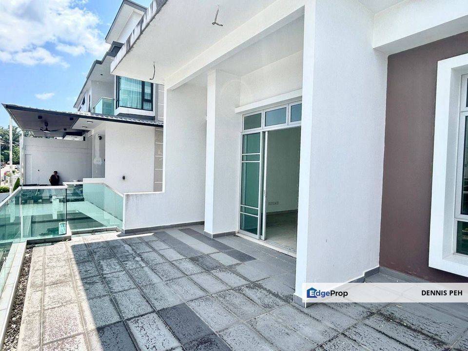 Kempas Utama 2.5stry Cluster House For Sale (Facing South West), Johor, Johor Bahru