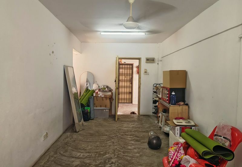 Flat Taman Plentong Utama